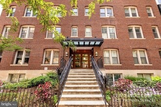 Building Photo - 1121 24th St NW
