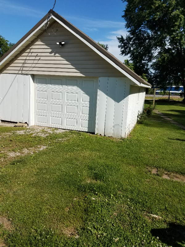 Building Photo - 3935 New London Gravel Rd