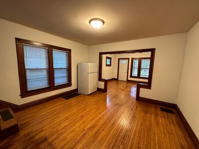 Foto del edificio - 178 E Tompkins St