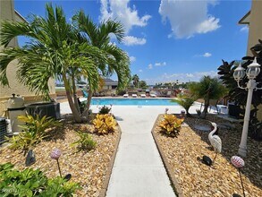 Building Photo - 521 SW 47th Terrace