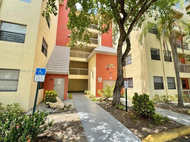 Building Photo - 8120 Geneva Ct