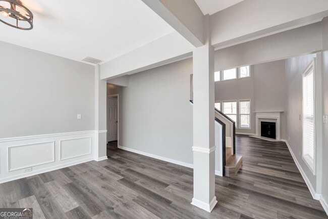 Building Photo - 3305 Briaroak Dr