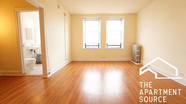 Foto del edificio - 2774 N Milwaukee Ave