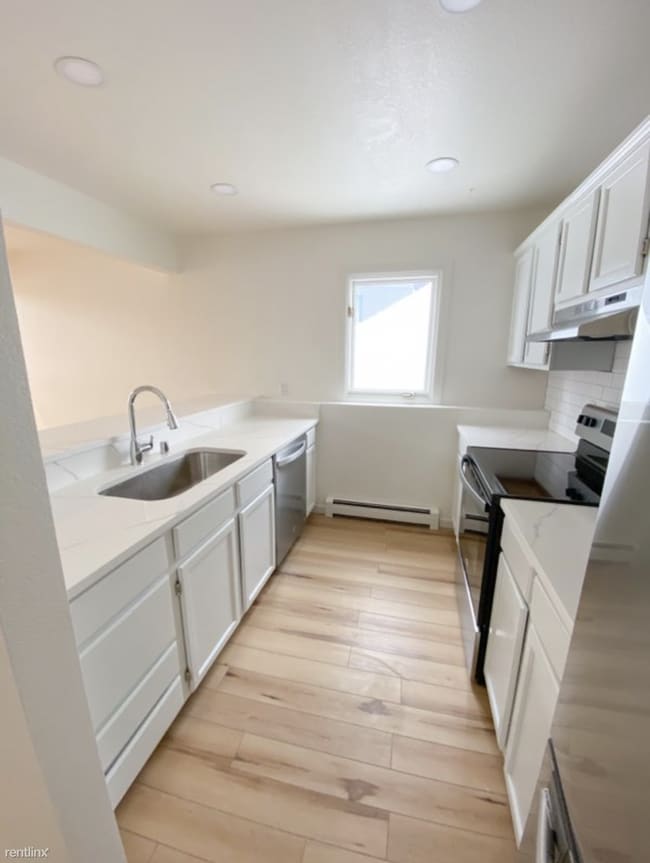 Building Photo - 1 br, 1 bath Townhome - 311 Beulah Circle 3