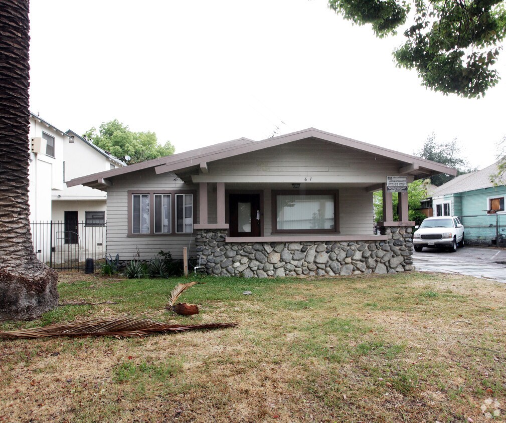 Building Photo - The Pasadena Street Apartments