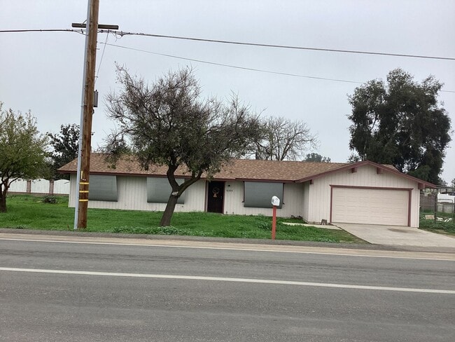 Building Photo - 16385 N D St