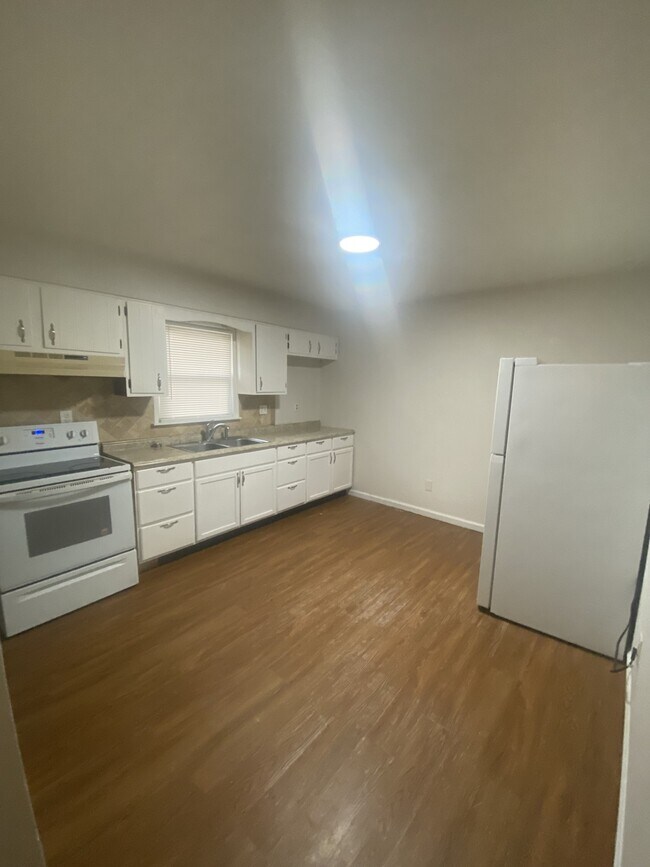 Foto del edificio - 5207 Vassar Ave