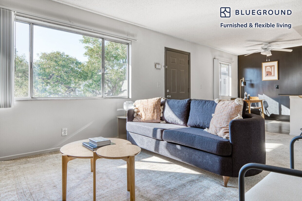Foto principal - 4300 W Sarah St
