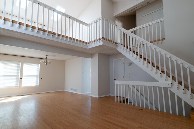 Foto del edificio - 13598 Harrison St.