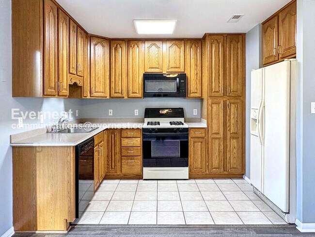 Foto del edificio - 123 Thomas Rd