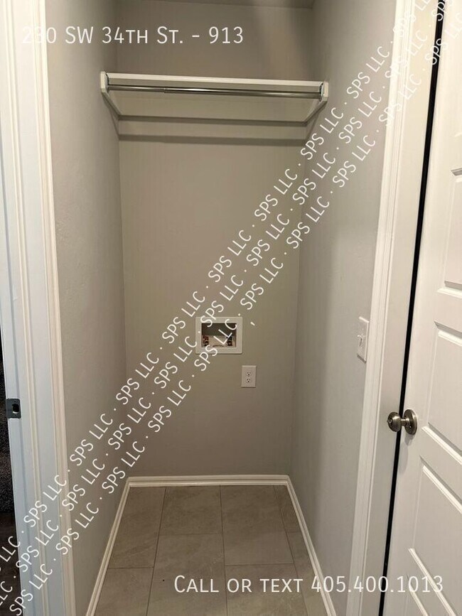 Foto del edificio - 230 SW 34th St
