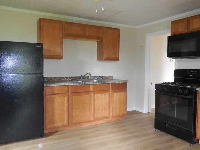 Foto del edificio - Two Bedroom Totally Rehabbed Home in Downt...
