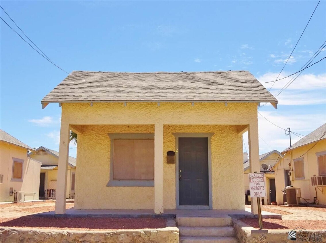 146 S 1st Ave Unit 3, Yuma, AZ 85364 Room for Rent in Yuma, AZ
