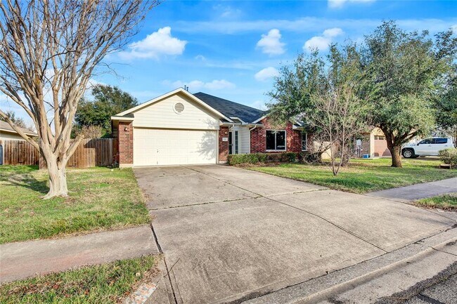 Building Photo - 644 Columbine Ave