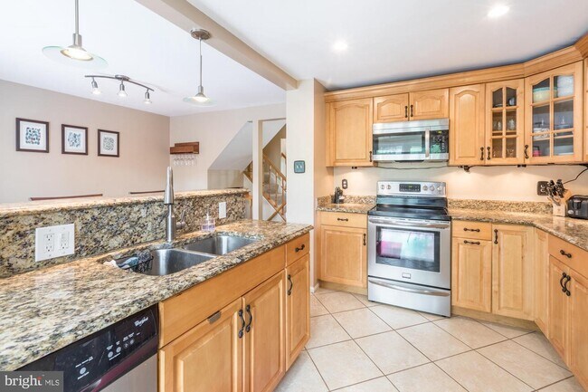 Building Photo - 7312 Crestleigh Way