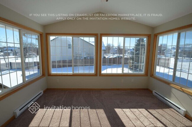 Foto del edificio - 930 118th Ln NE