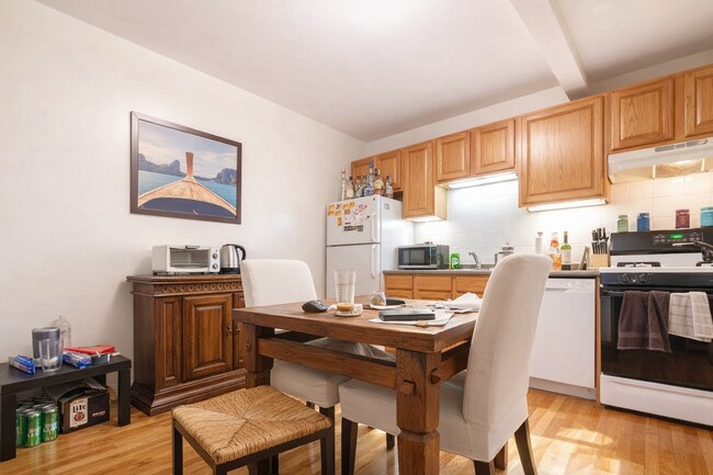 Foto del edificio - 25 Glenville Ave