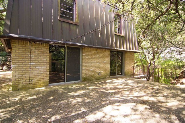 Building Photo - 2938 Westlake Cove