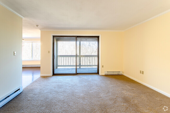 2Br, 1BA, - 850SF - Cherry Hill Apartments