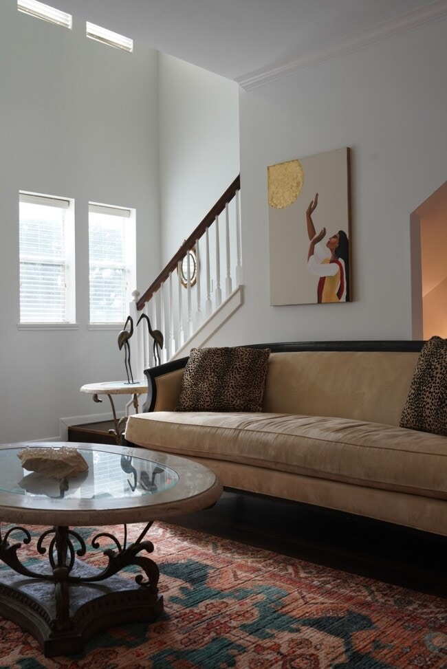 Building Photo - 1316 Tuam St