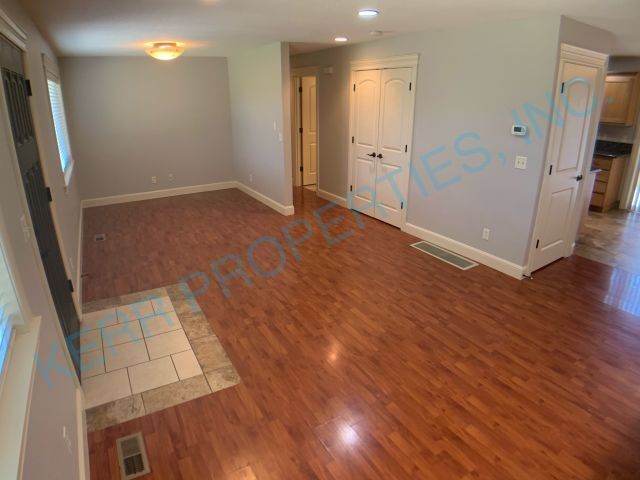 Foto del edificio - 3 Bd / 2 Bth - Office - Shed - Deck - Fenc...