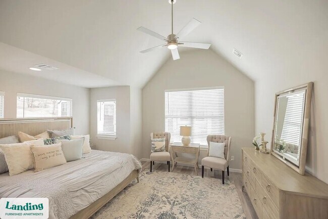 Foto del edificio - 3401 Redbud Ln