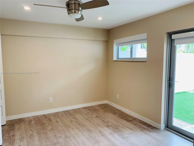 Foto del edificio - 2412 NE 26th St