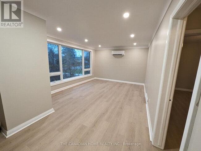 Building Photo - 60 Campbell Crescent