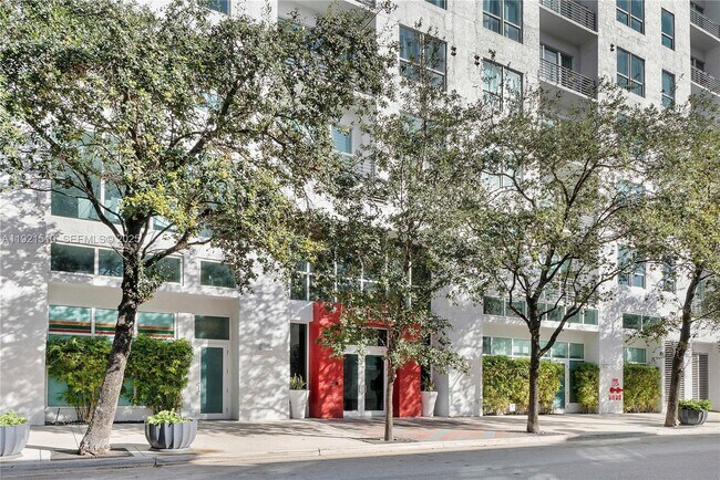 Foto del edificio - 133 NE 2nd Ave