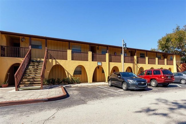 La Costa Brava - edificio 730 - 730 E Michigan St