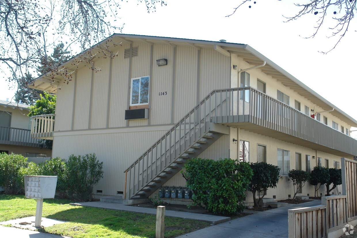 Primary Photo - 1143 Roewill Dr
