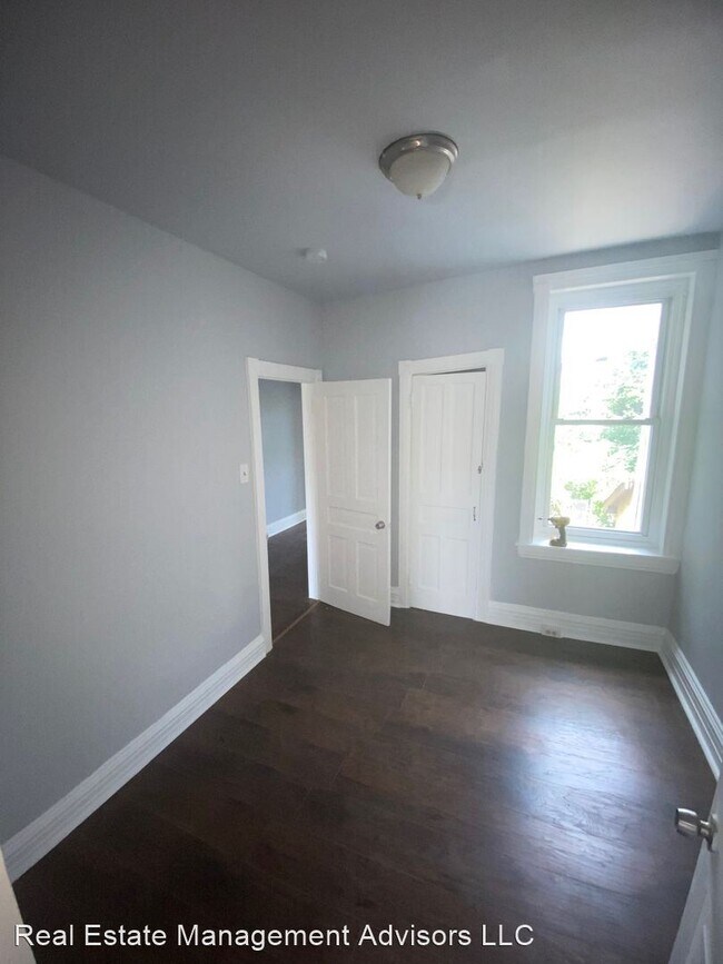 Building Photo - 3 br, 1 bath House - 5229 Master Street