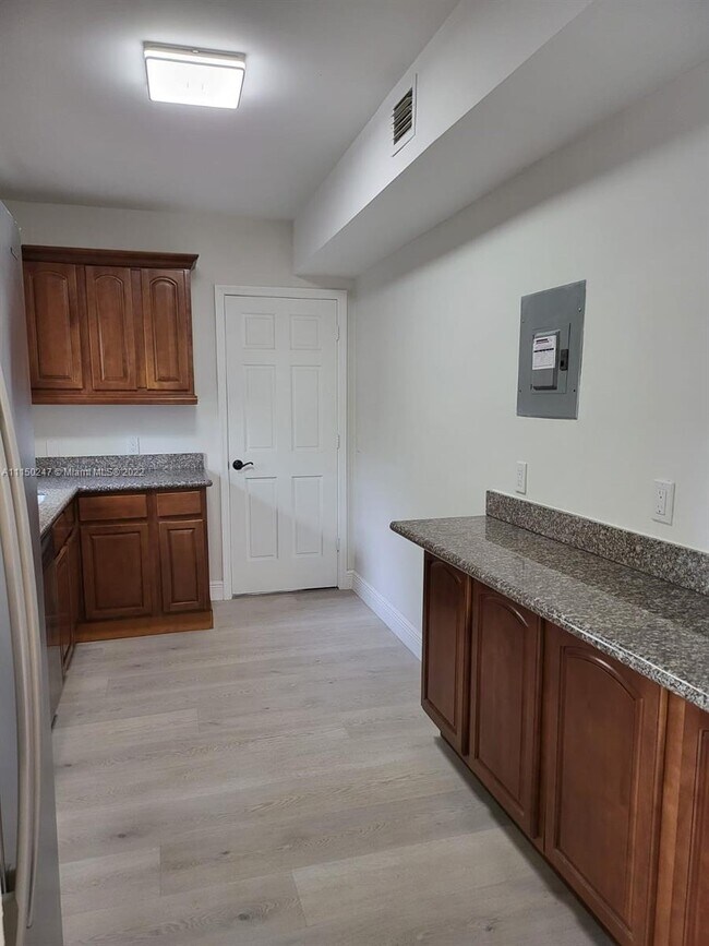 Foto del edificio - 2330 SW 31st Ave