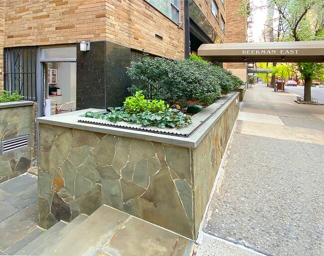 Building Photo - Contemporary Furnished at Beekman East
