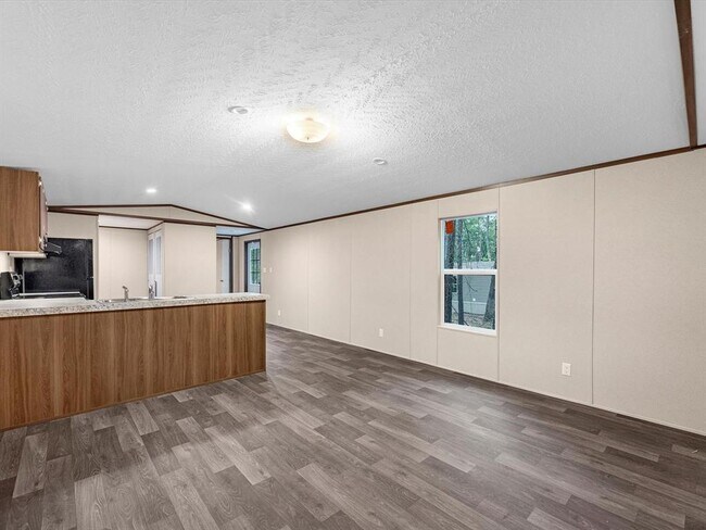 Building Photo - 8636 Yellow Poplar Ln