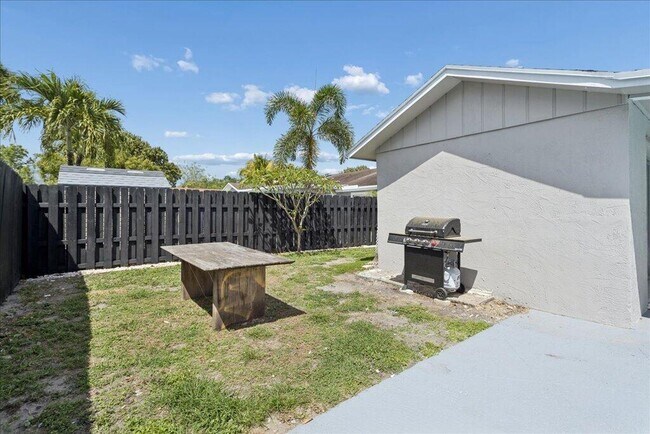 Foto del edificio - 2324 NW 98th Terrace