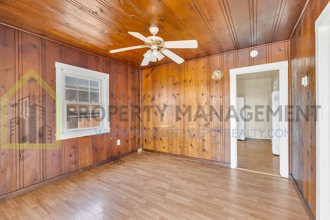 Foto del edificio - Looking for a charming 2-bedroom, 1-bath s...