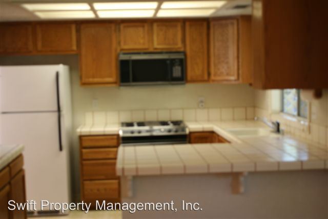 Foto del edificio - 1295 Edgewood Dr