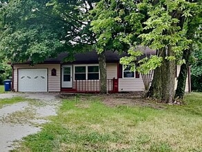 Building Photo - 940 Beacon Ln