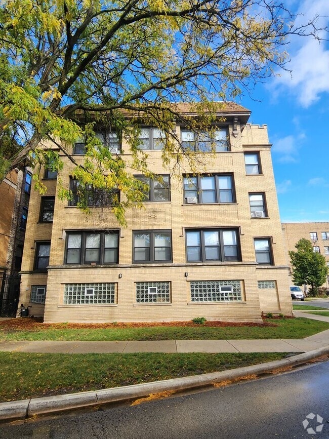 Building Photo - 1724 W Jonquil Terrace