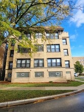 Building Photo - 1724 W Jonquil Terrace
