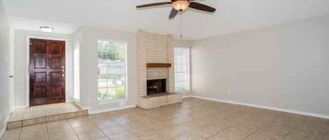 Foto del edificio - 19523 Lake Hollow Ln