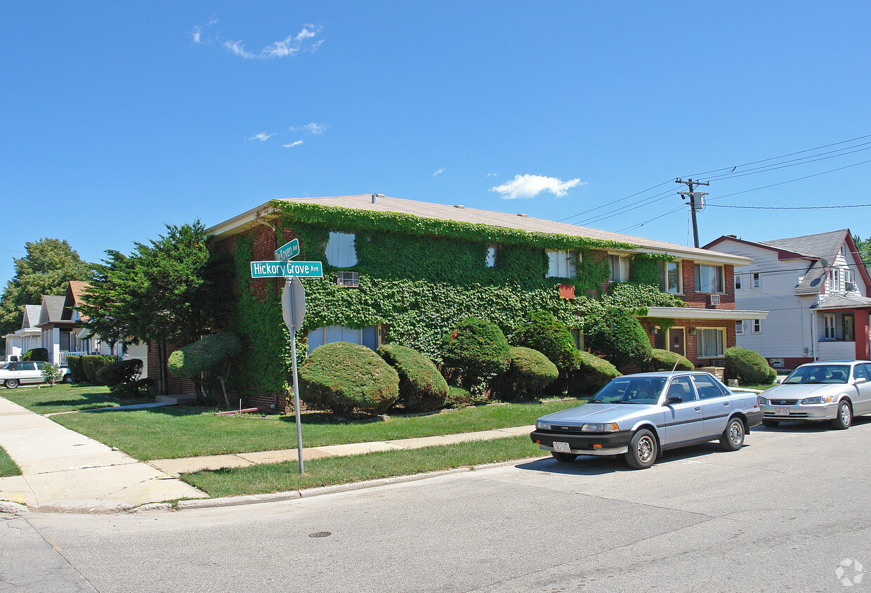 Building Photo - 1909 Hickory Grove Ave