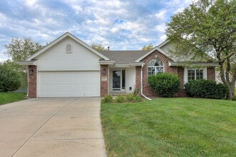 Building Photo - 15327 Parker Cir