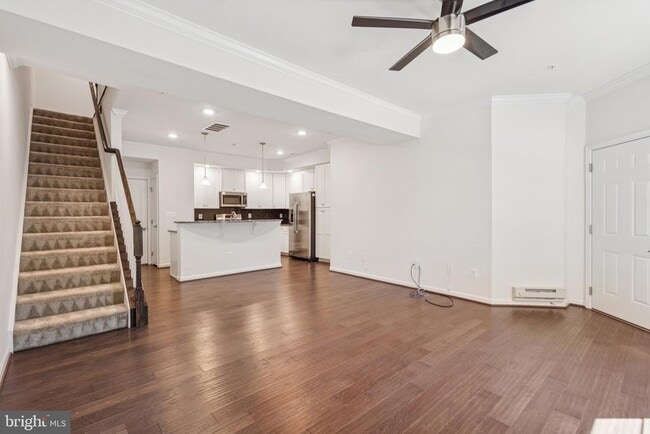 Building Photo - 42114 Piebald Square