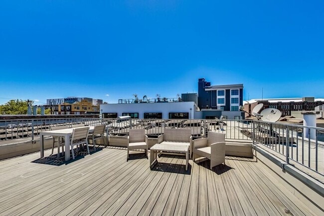 Building Photo - 1375 Minna St