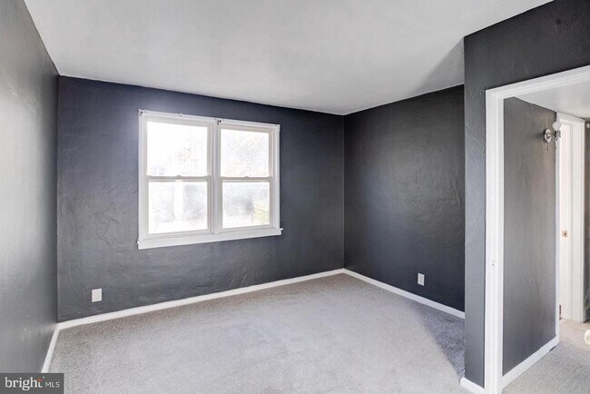 Foto del edificio - 2 Chesapeake Ct