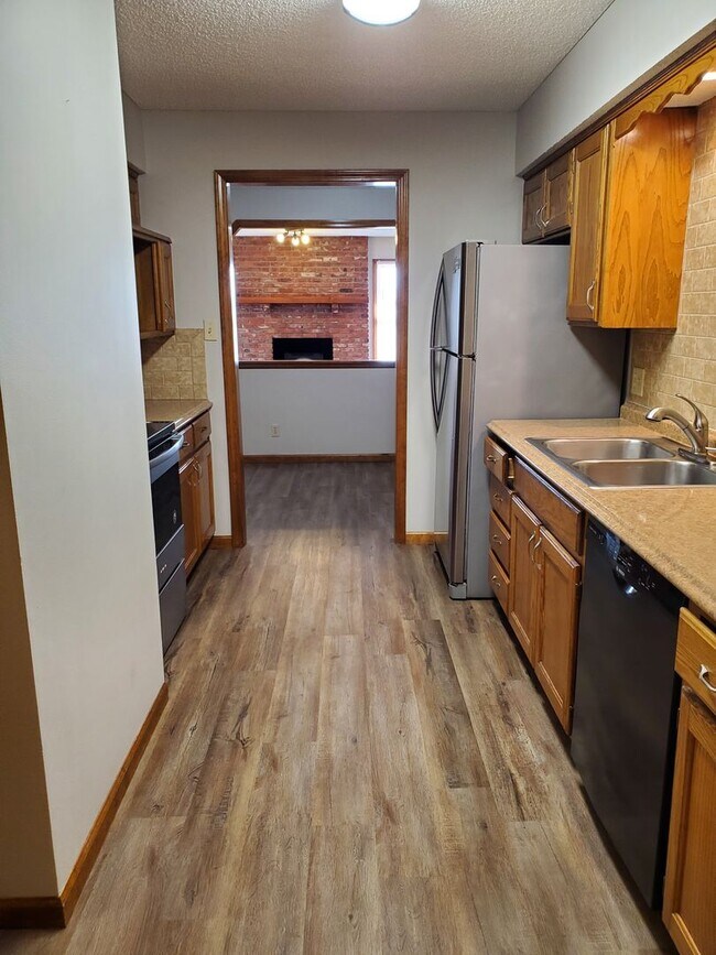 Foto del edificio - Beautiful, updated and large 2BR, 1BTH Apt