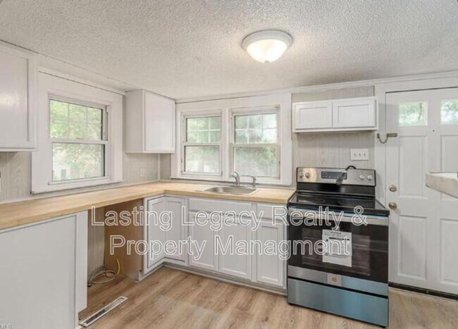 Building Photo - 1006 Junia Ave