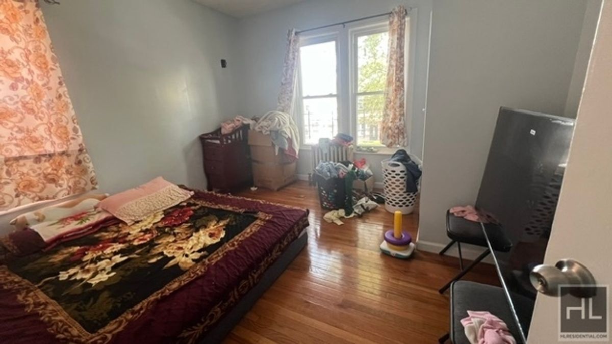 NEWL Y RENOVATED LARGE 2 BEDROOMS EAST 46... - NEWL Y RENOVATED  LARGE 2 BEDROOMS EAST 46...